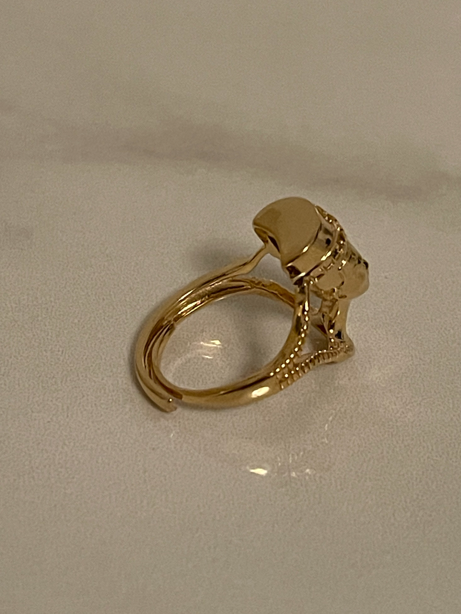 Queen 2025 nefertiti ring